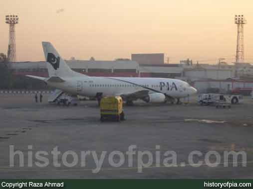 PIA Boeing 737-300