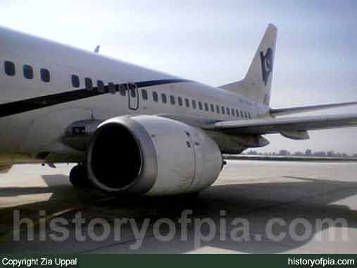 PIA Boeing 737-300
