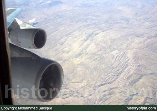PIA Boeing 747-367