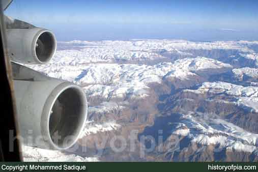 PIA Boeing 747-367