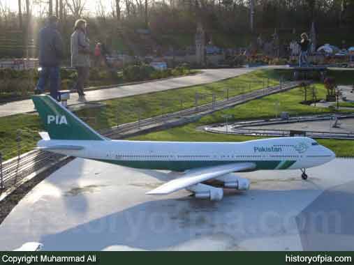 PIA Boeing 747-200B Model