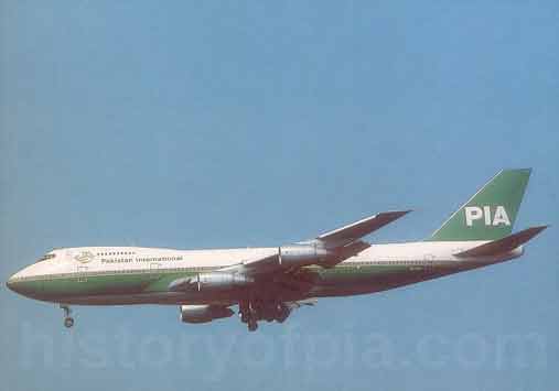 PIA Boeing 747-240B (SCD) postcard