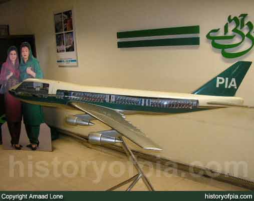 PIA Boeing 747-282B Model