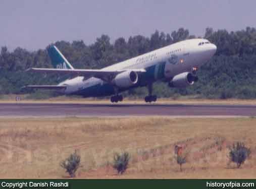 PIA Airbus A300B4-203