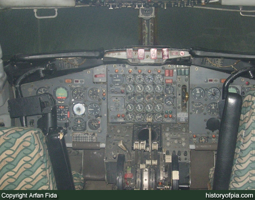 PIA Boeing 720-047B