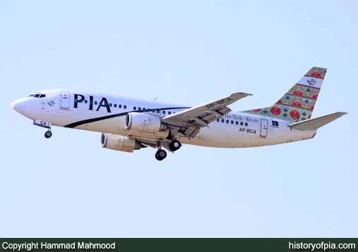 PIA Boeing 737-340
