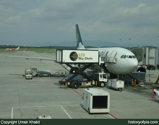 PIA Airbus A310-325ET