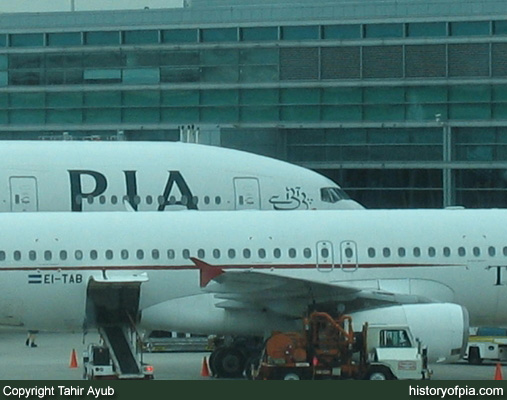 PIA Boeing 777-240LR