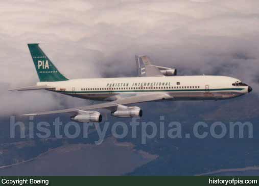 PIA Boeing 707-340C