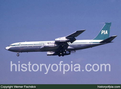 PIA Boeing 707-340C