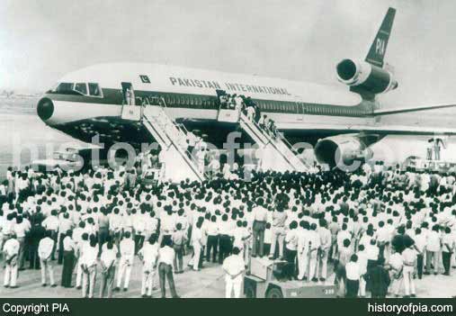PIA McDonnell Douglas DC-10-30