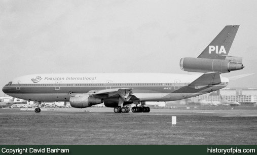 PIA McDonnell Douglas DC-10-30