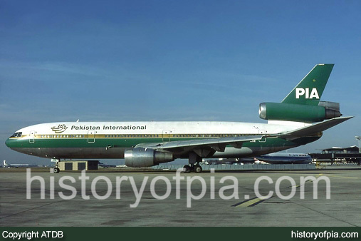 PIA McDonnell Douglas DC-10-30