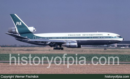 PIA McDonnell Douglas DC-10-30
