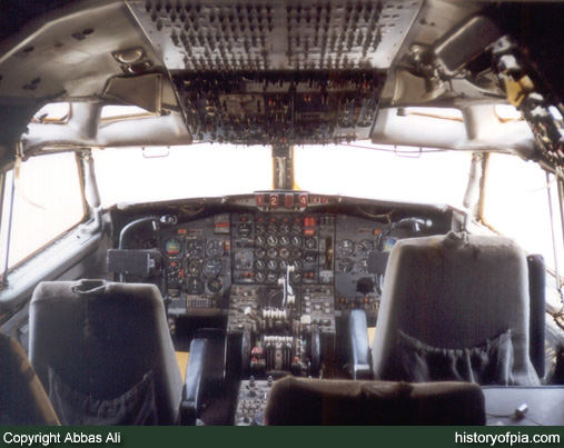 PIA Boeing 720-047B