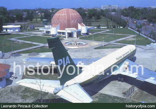 PIA Boeing 720-047B Postcard