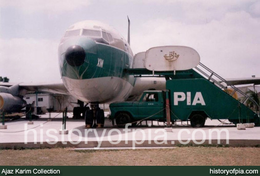 PIA Boeing 720-047B