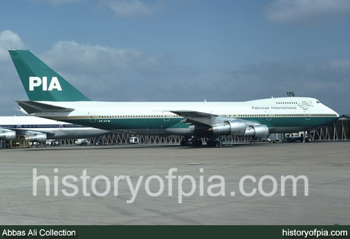 PIA Boeing 747-282B