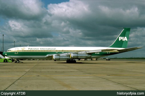 PIA Boeing 707-351B