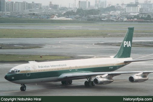 PIA Boeing 707-351B
