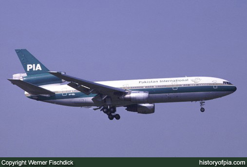 PIA McDonnell Douglas DC-10-30