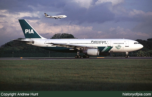 PIA Airbus A300B4-203