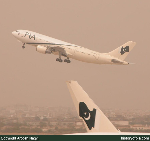 PIA Airbus A300B4-203