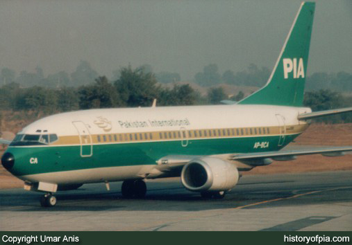 PIA Boeing 737-340