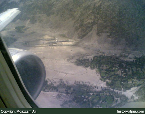 PIA Boeing 737-340