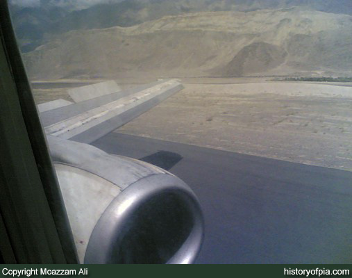 PIA Boeing 737-340