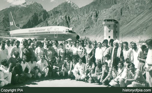 PIA Boeing 737-340