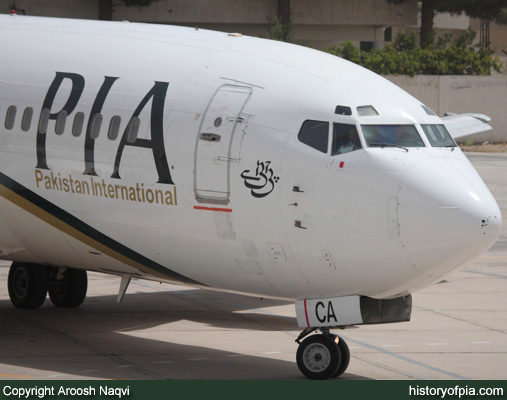 PIA Boeing 737-340