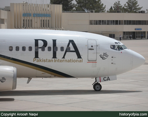 PIA Boeing 737-340