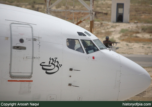PIA Boeing 737-340