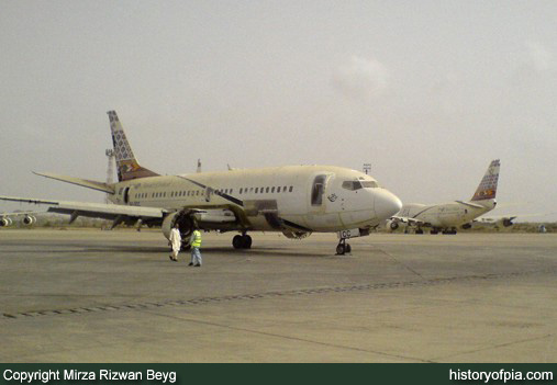 PIA Boeing 737-340