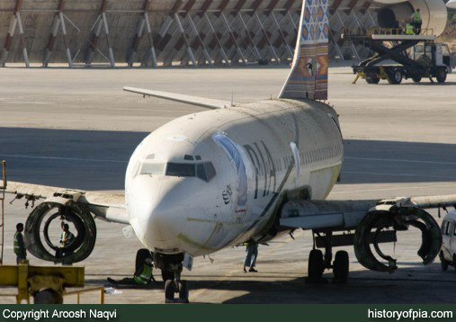 PIA Boeing 737-340
