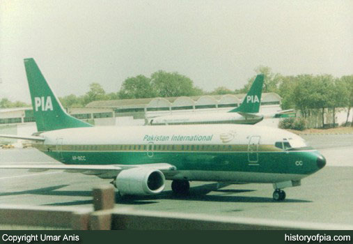 PIA Boeing 737-340