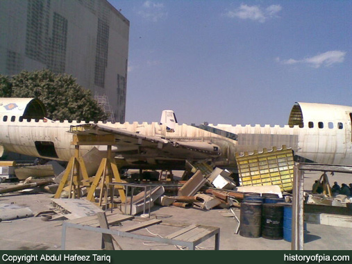 PIA Boeing 737-340