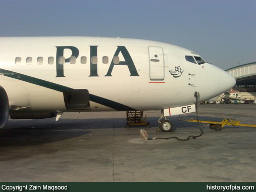 PIA Boeing 737-340