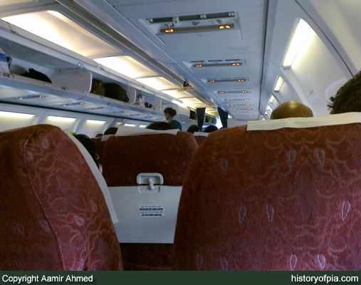 PIA Boeing 737-340