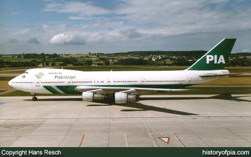 PIA Boeing 747-217B