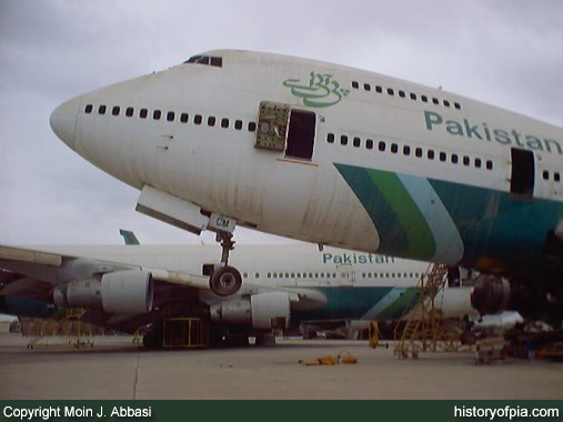 PIA Boeing 747-217B