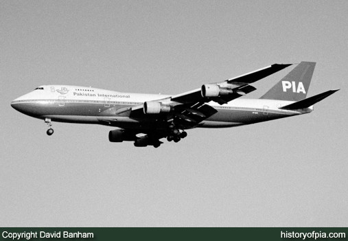 PIA Boeing 747-217B