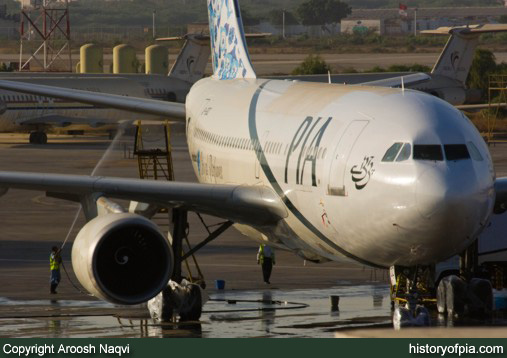 PIA Airbus A310-308