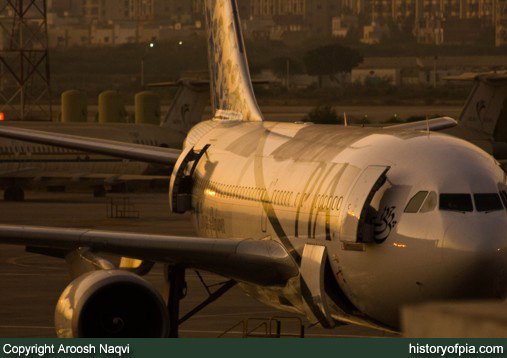 PIA Airbus A310-308
