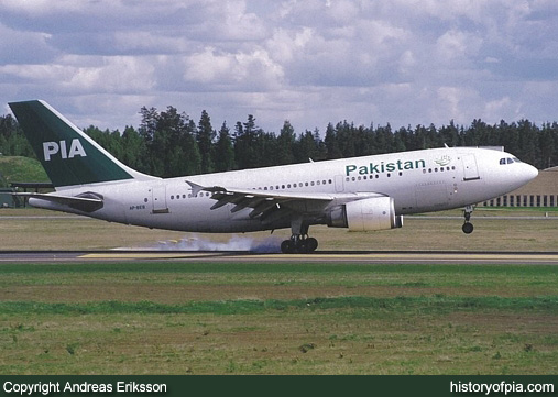 PIA Airbus A310-308