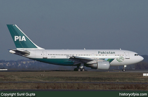 PIA Airbus A310-308