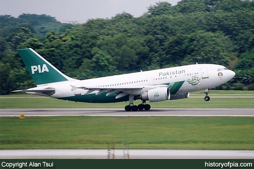 PIA Airbus A310-308