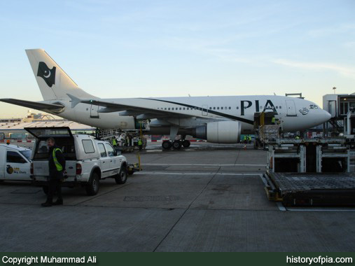 PIA Airbus A310-308