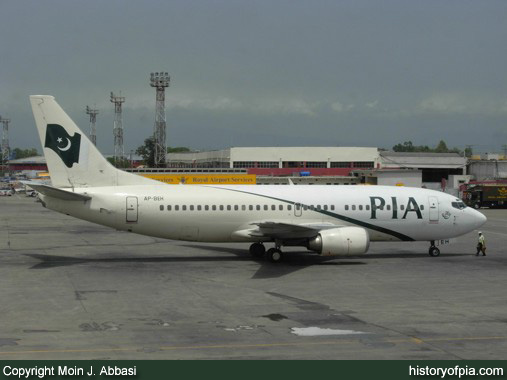 PIA Boeing 737-33A